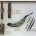Copper_knife,_spearpoints,_awls,_and_spud,_Late_Archaic_period,_Wisconsin,_3000_BC-1000_BC_-_Wisconsin_Historical_Museum_-_DSC03436